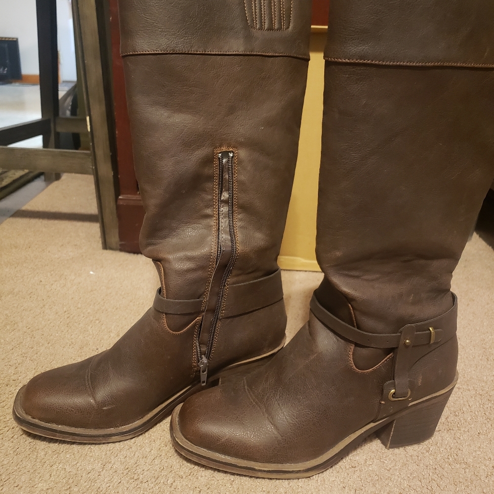 XOXO Women's Brown Leather Boots